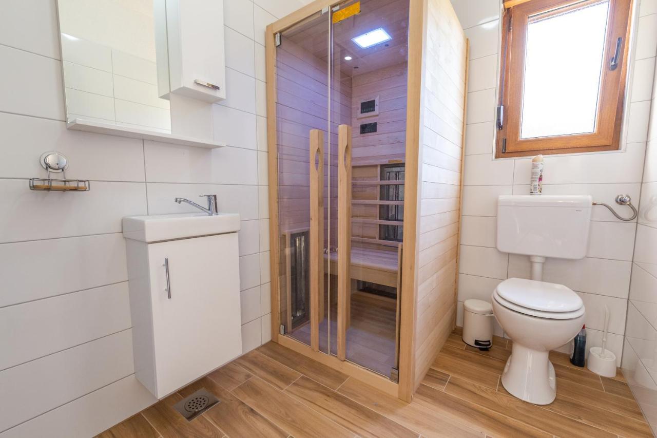Kuca Trota - Sauna, Hot Tub Оточац Экстерьер фото